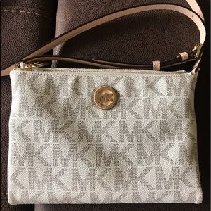 Michael kors purse